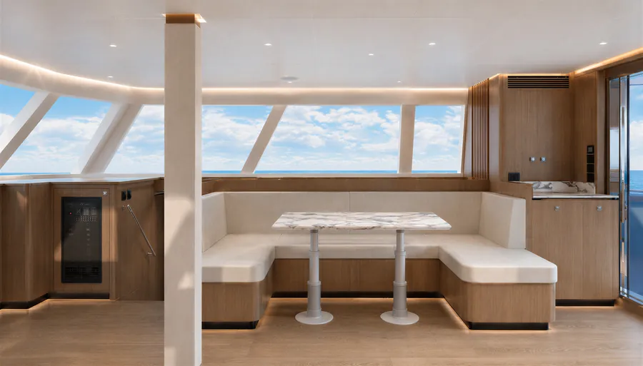 Sable salon, starboard
